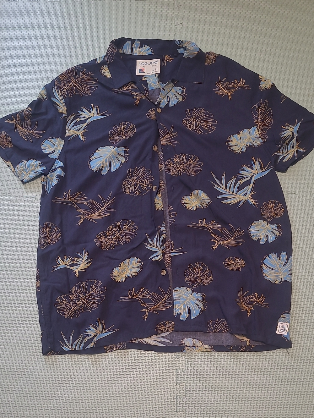 Men's Navy Blue Tropical Print Short-Sleeve Shirt
